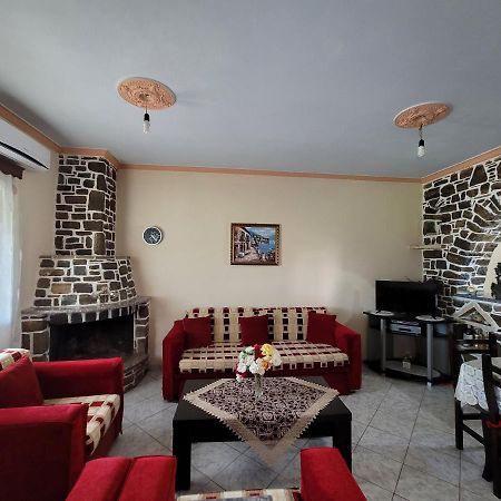 Petrefi Apartments Ksamil Extérieur photo