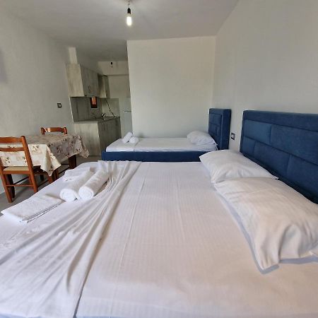 Petrefi Apartments Ksamil Extérieur photo
