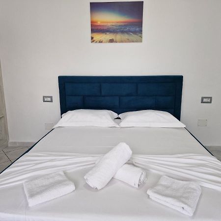 Petrefi Apartments Ksamil Extérieur photo