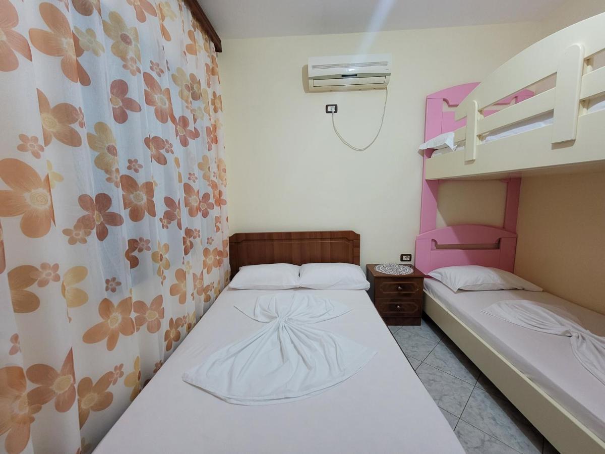 Petrefi Apartments Ksamil Extérieur photo
