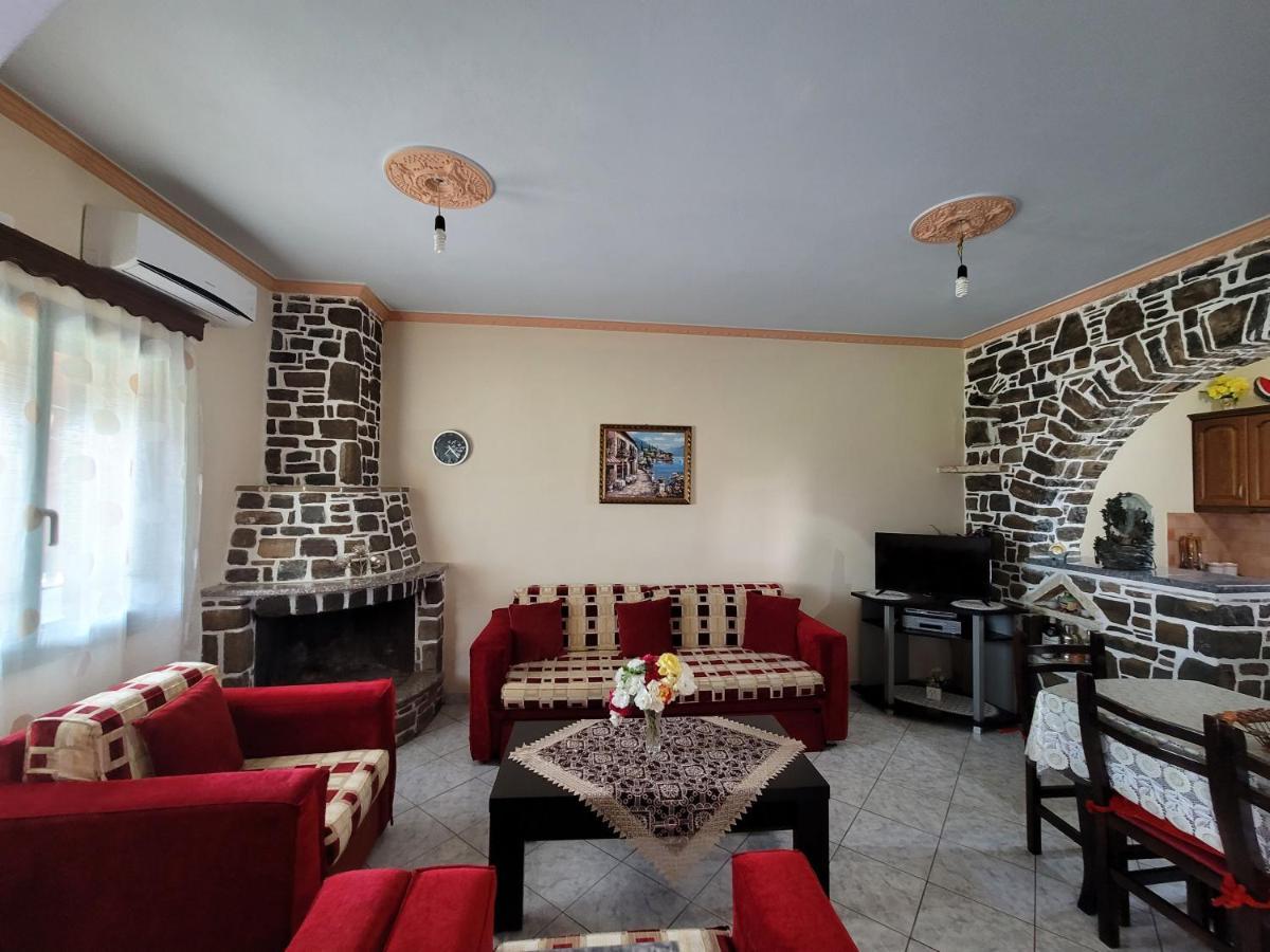 Petrefi Apartments Ksamil Extérieur photo