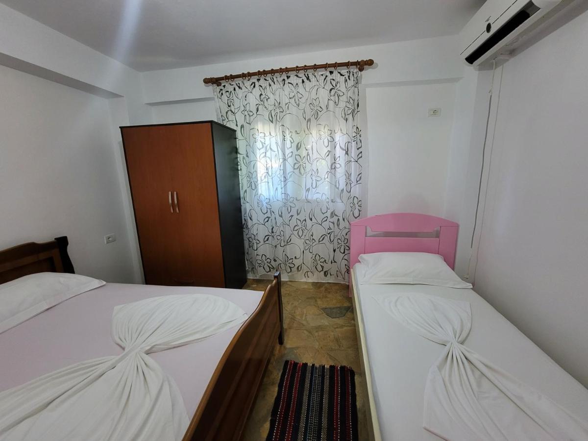 Petrefi Apartments Ksamil Extérieur photo