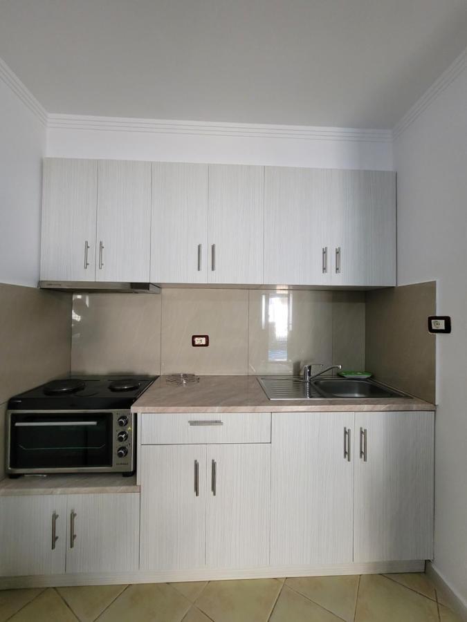 Petrefi Apartments Ksamil Extérieur photo