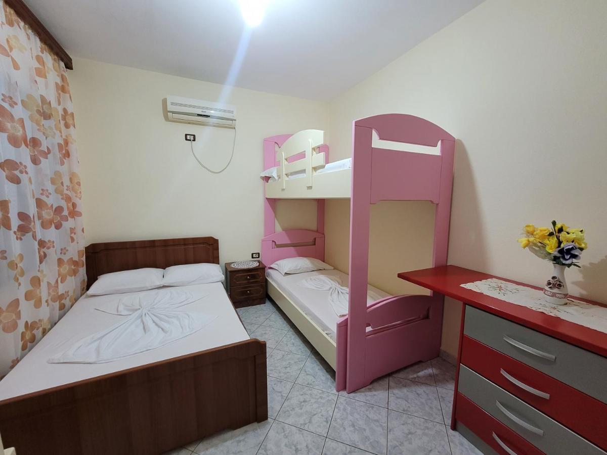 Petrefi Apartments Ksamil Extérieur photo