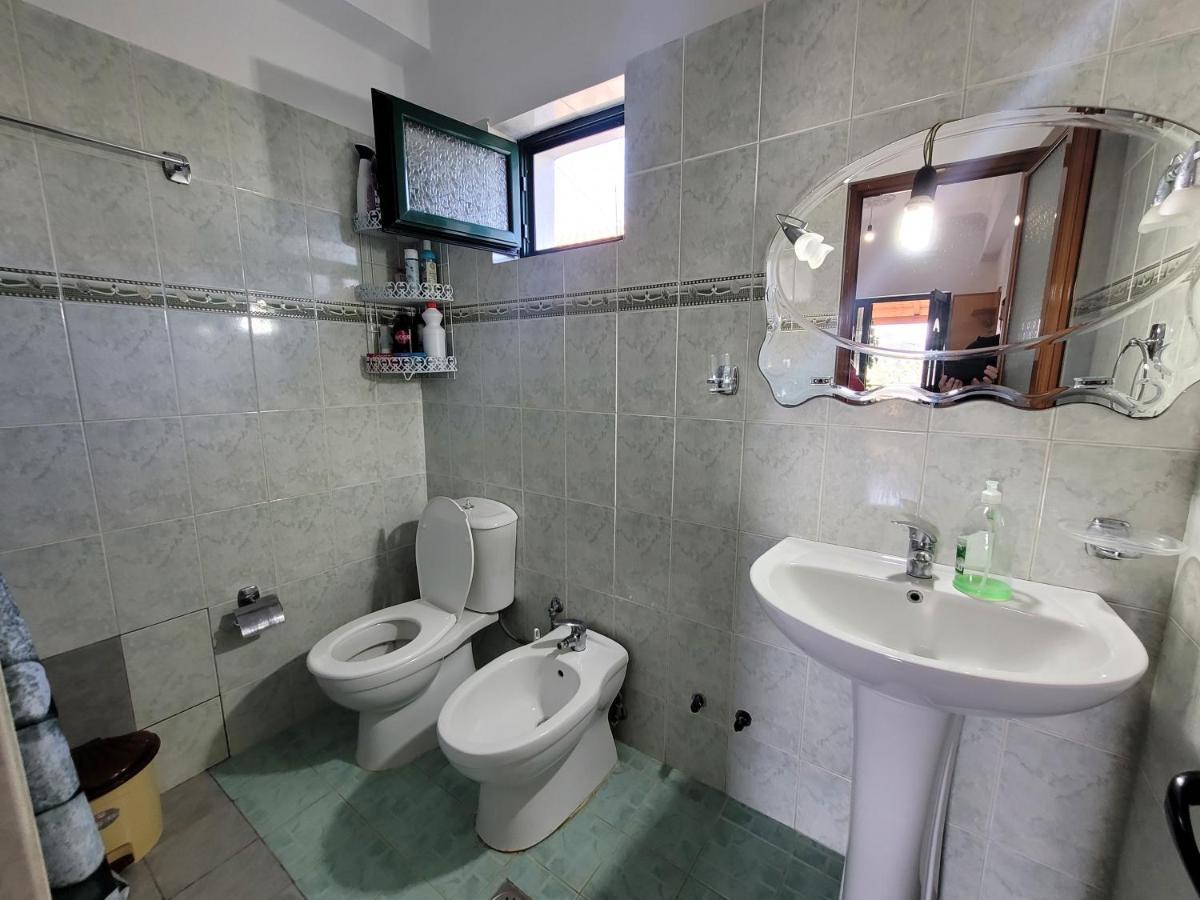 Petrefi Apartments Ksamil Extérieur photo