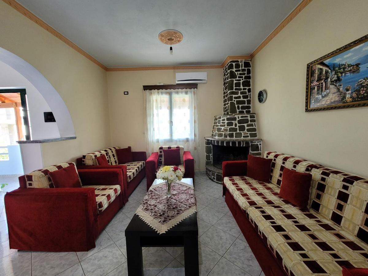 Petrefi Apartments Ksamil Extérieur photo
