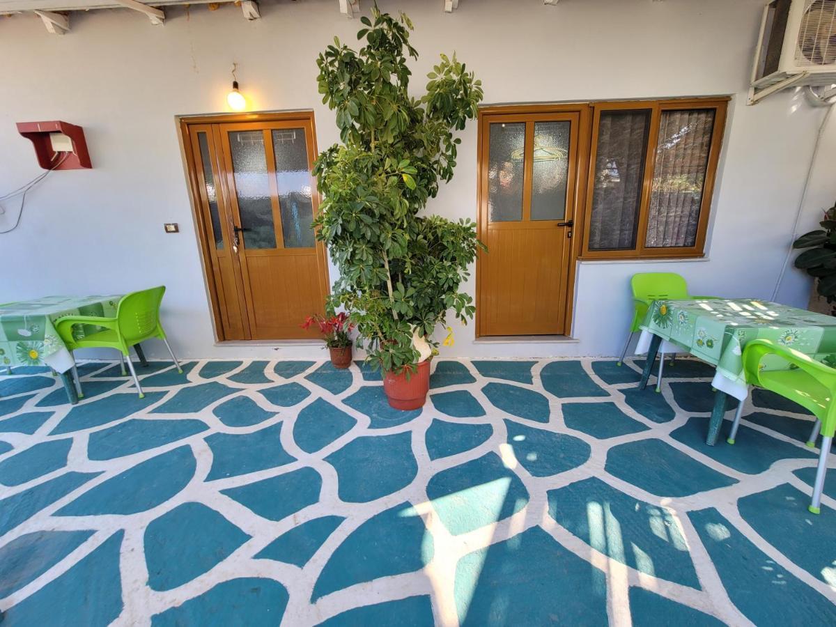 Petrefi Apartments Ksamil Extérieur photo