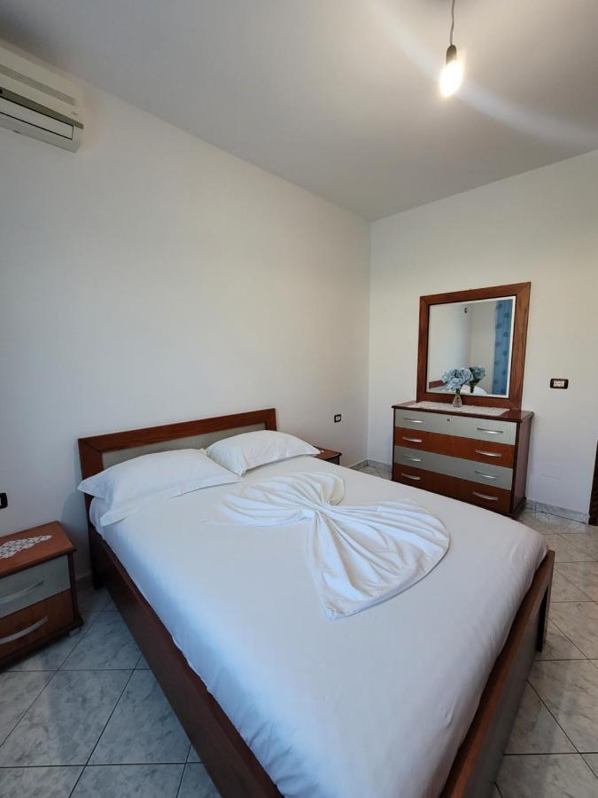 Petrefi Apartments Ksamil Extérieur photo