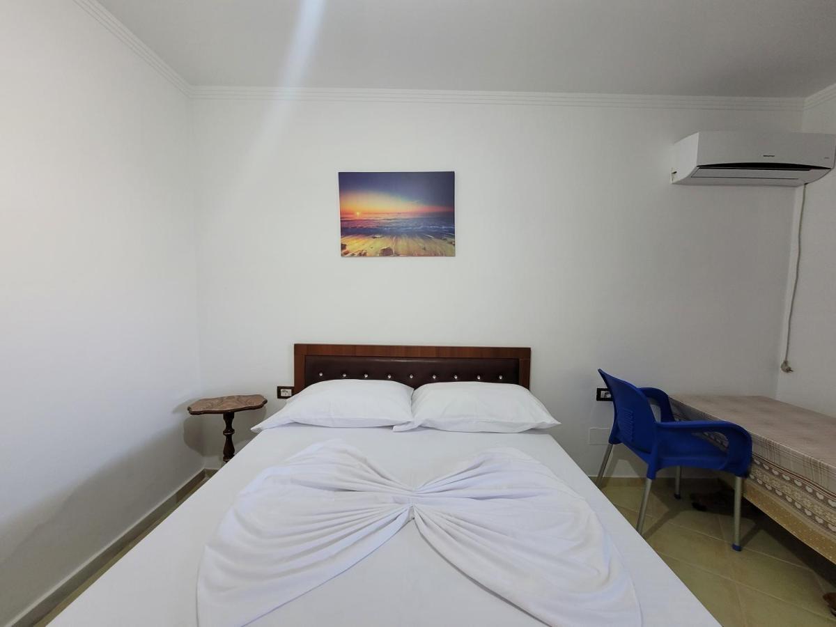 Petrefi Apartments Ksamil Extérieur photo