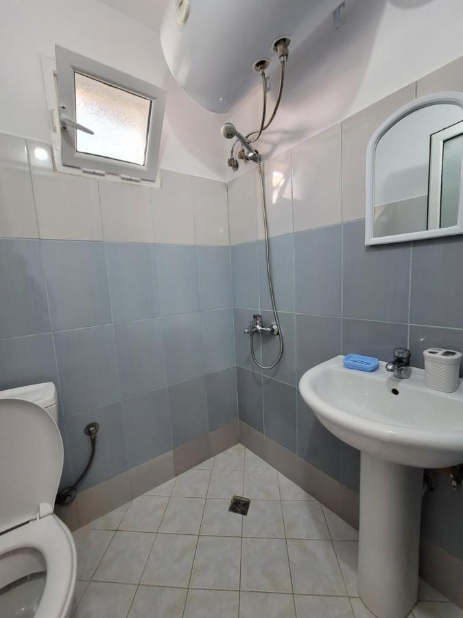 Petrefi Apartments Ksamil Extérieur photo