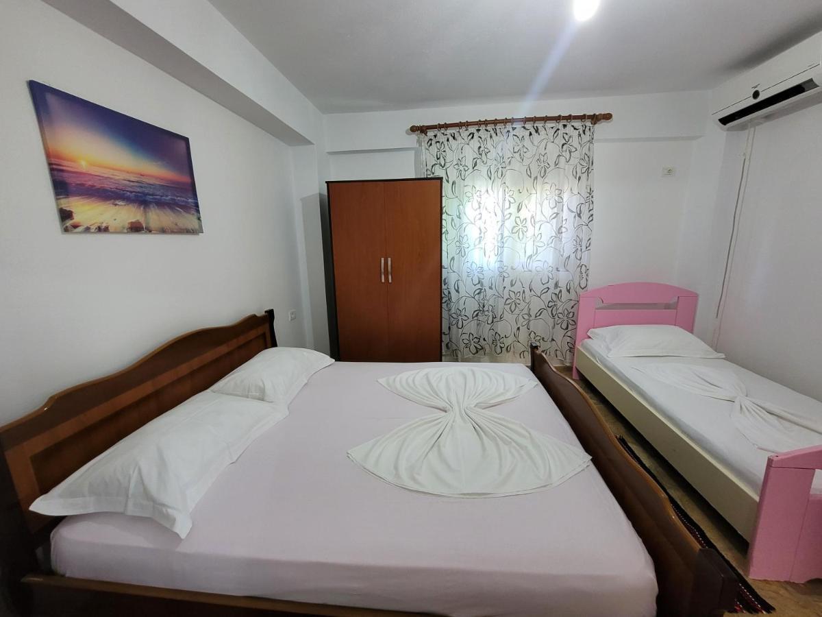 Petrefi Apartments Ksamil Extérieur photo