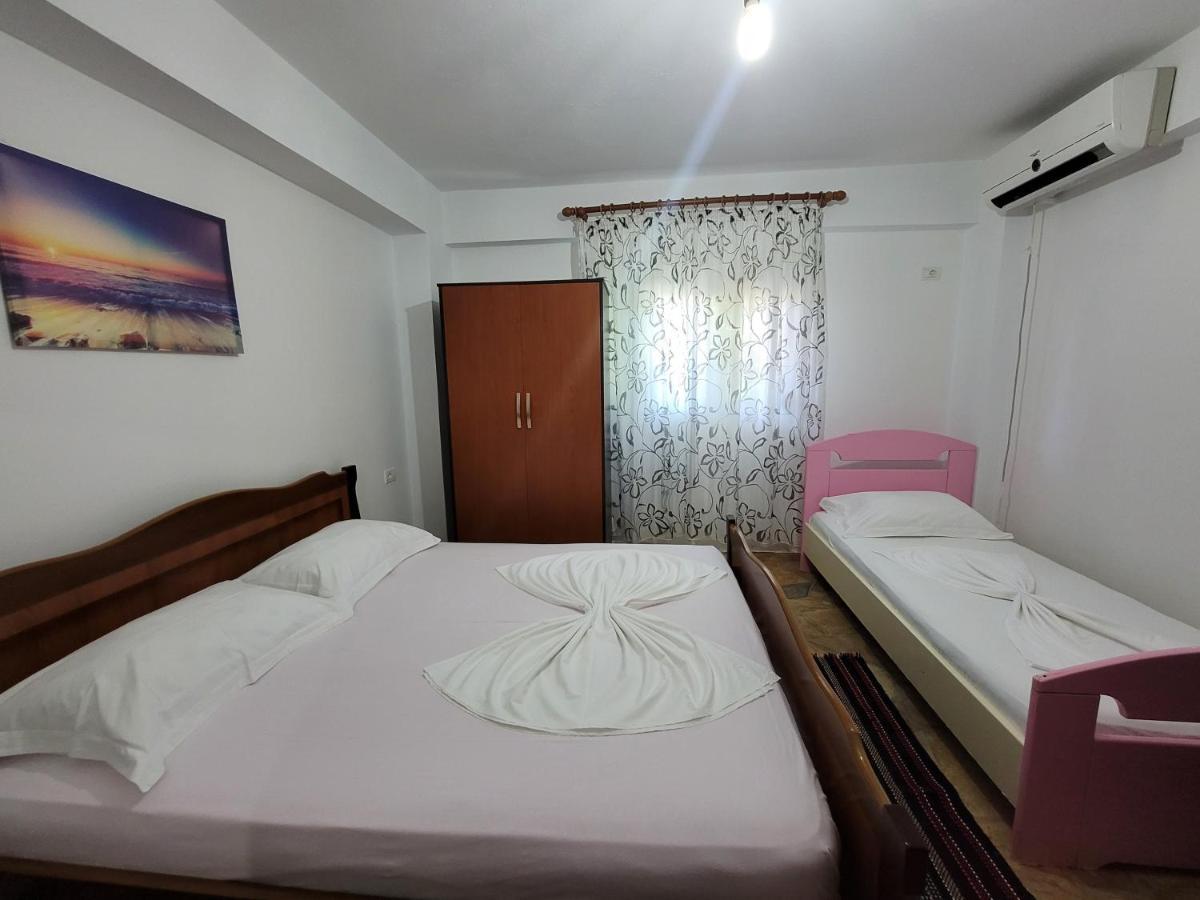 Petrefi Apartments Ksamil Extérieur photo