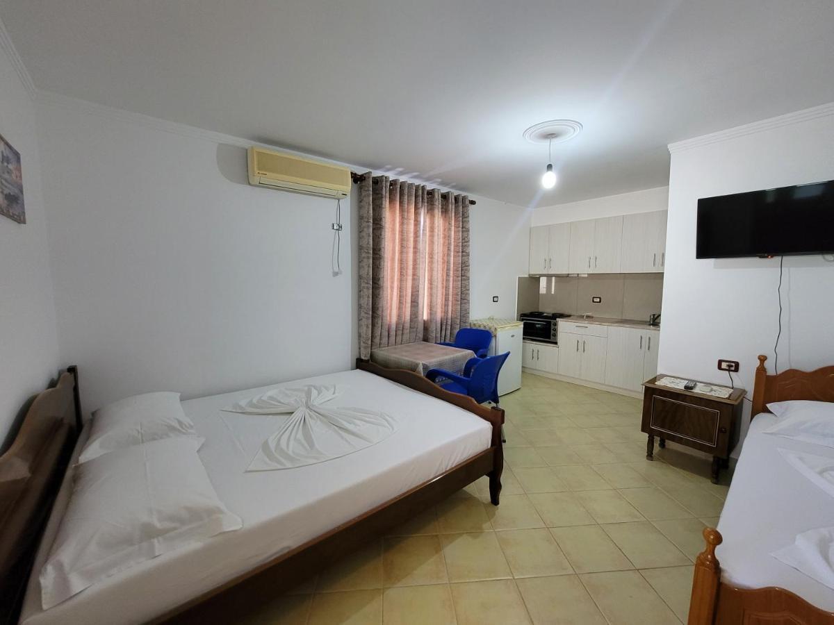 Petrefi Apartments Ksamil Extérieur photo