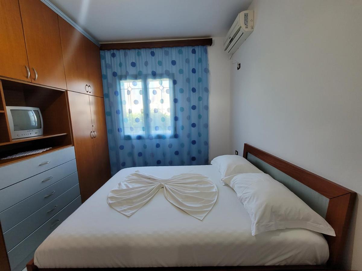 Petrefi Apartments Ksamil Extérieur photo