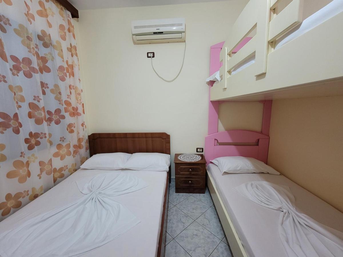 Petrefi Apartments Ksamil Extérieur photo