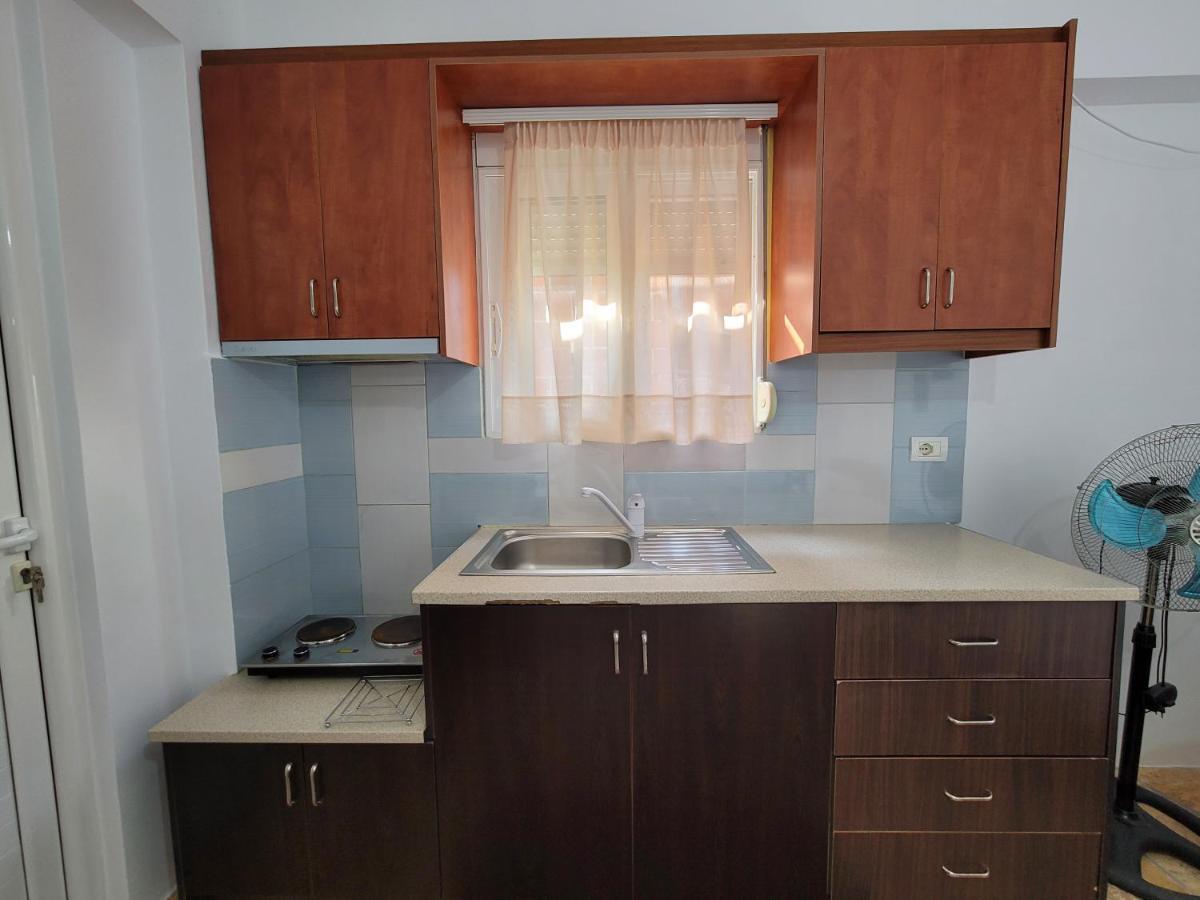 Petrefi Apartments Ksamil Extérieur photo