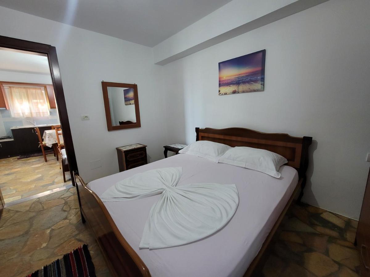 Petrefi Apartments Ksamil Extérieur photo