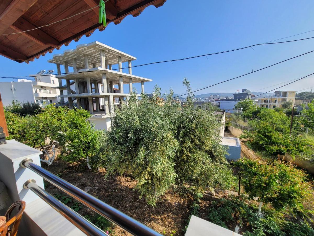 Petrefi Apartments Ksamil Extérieur photo