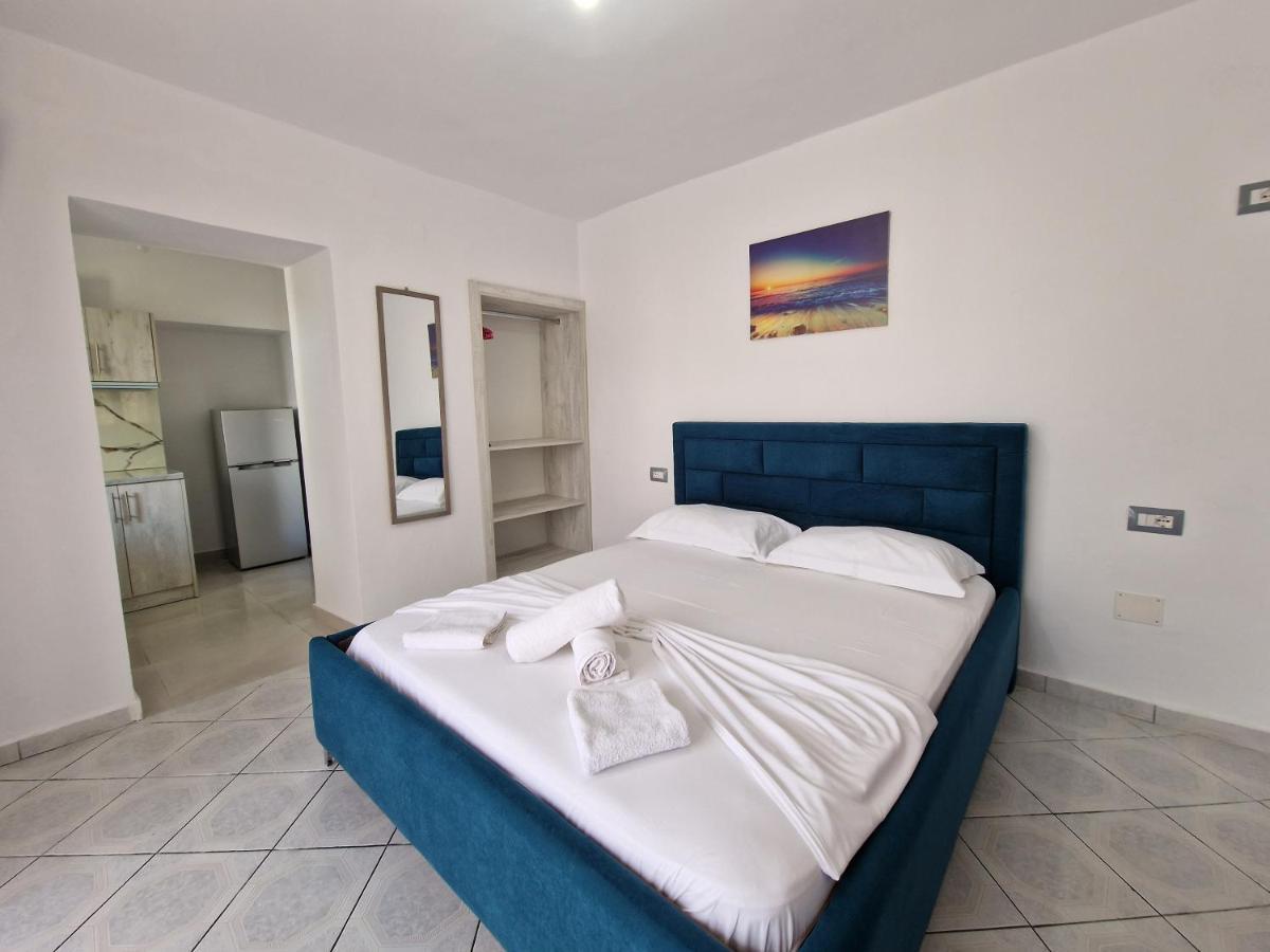 Petrefi Apartments Ksamil Extérieur photo