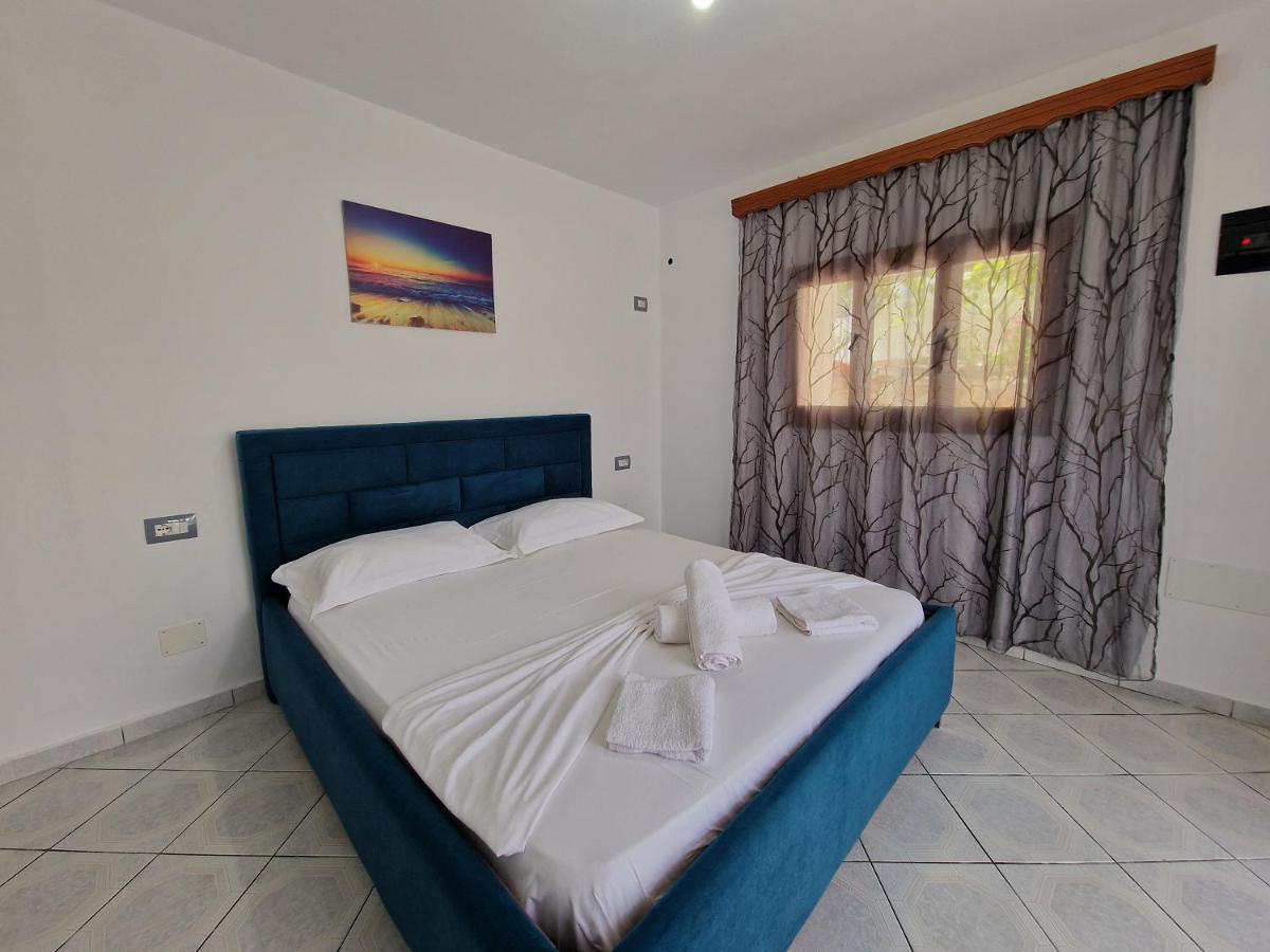 Petrefi Apartments Ksamil Extérieur photo