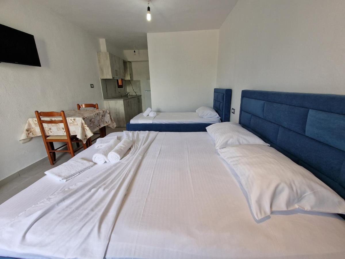 Petrefi Apartments Ksamil Extérieur photo