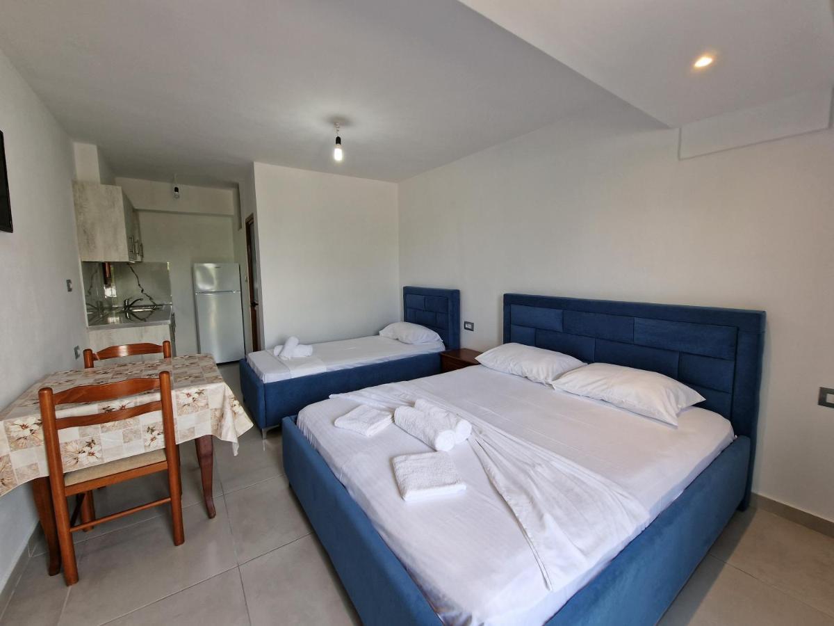 Petrefi Apartments Ksamil Extérieur photo
