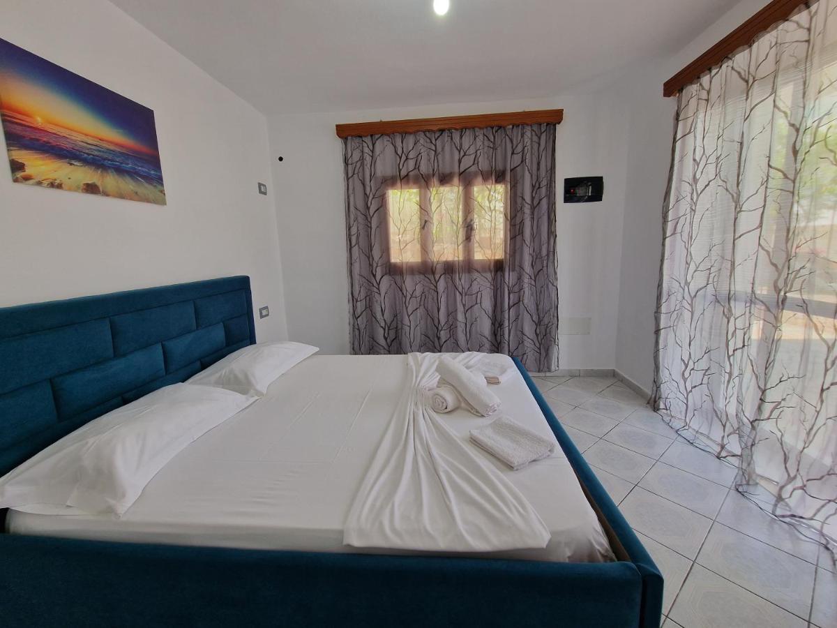 Petrefi Apartments Ksamil Extérieur photo