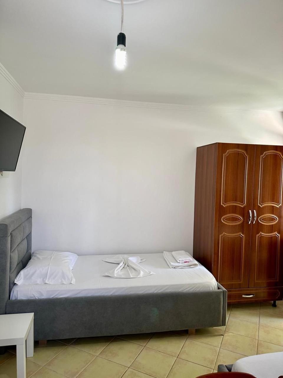 Petrefi Apartments Ksamil Extérieur photo