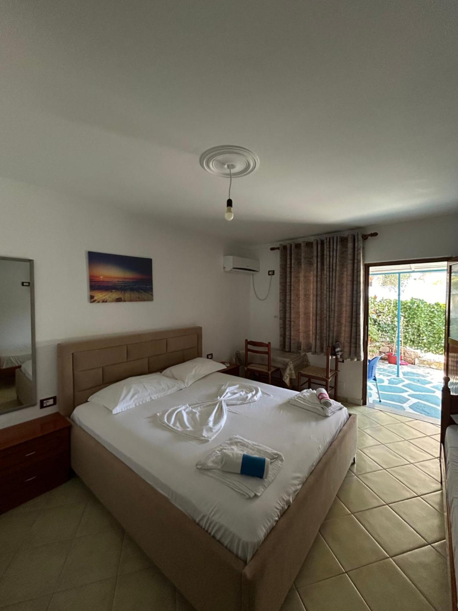 Petrefi Apartments Ksamil Extérieur photo
