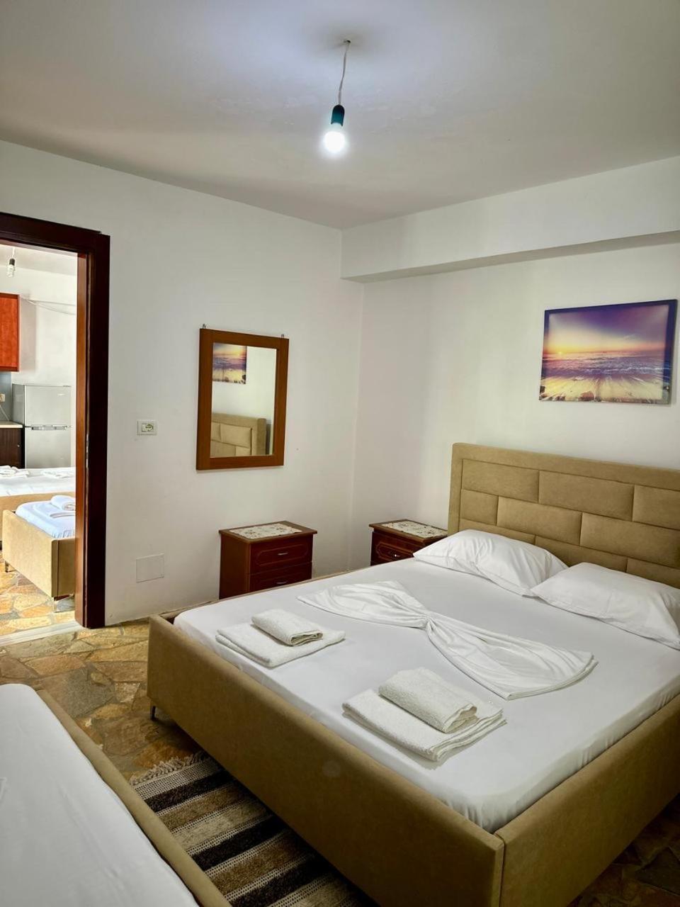 Petrefi Apartments Ksamil Extérieur photo
