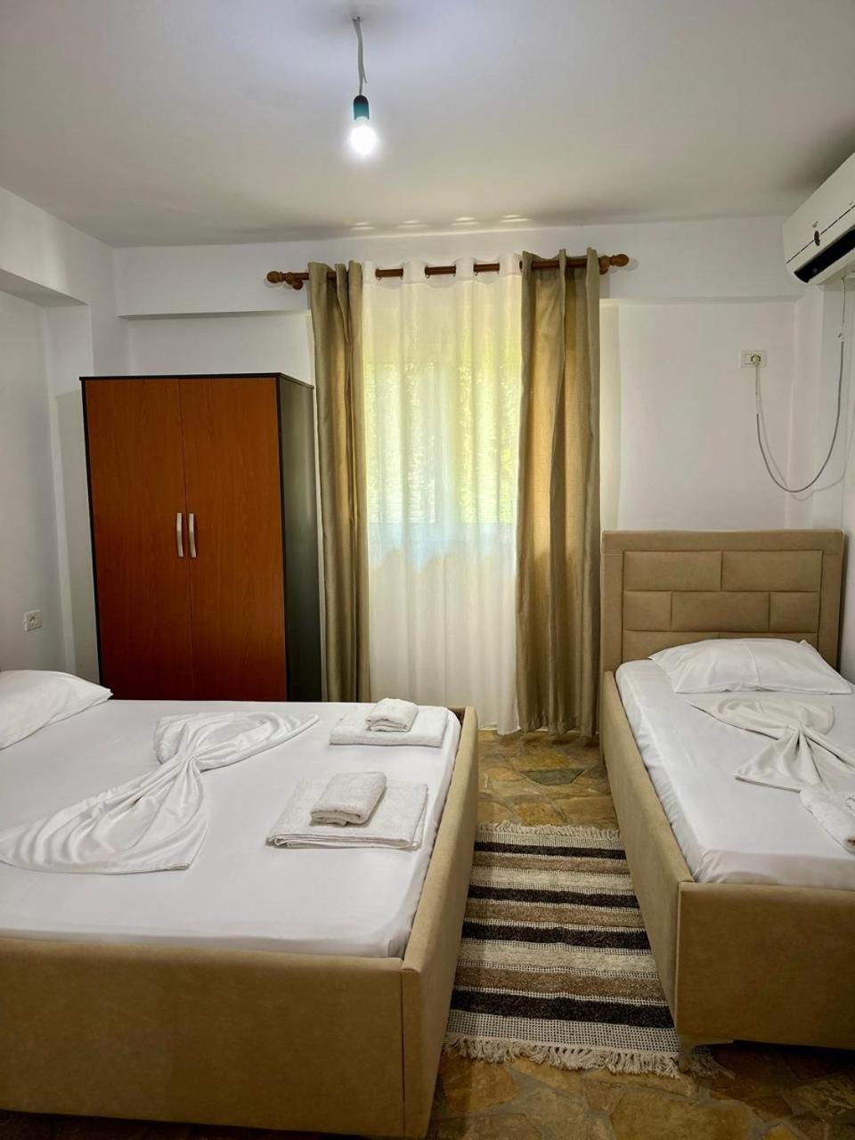 Petrefi Apartments Ksamil Extérieur photo