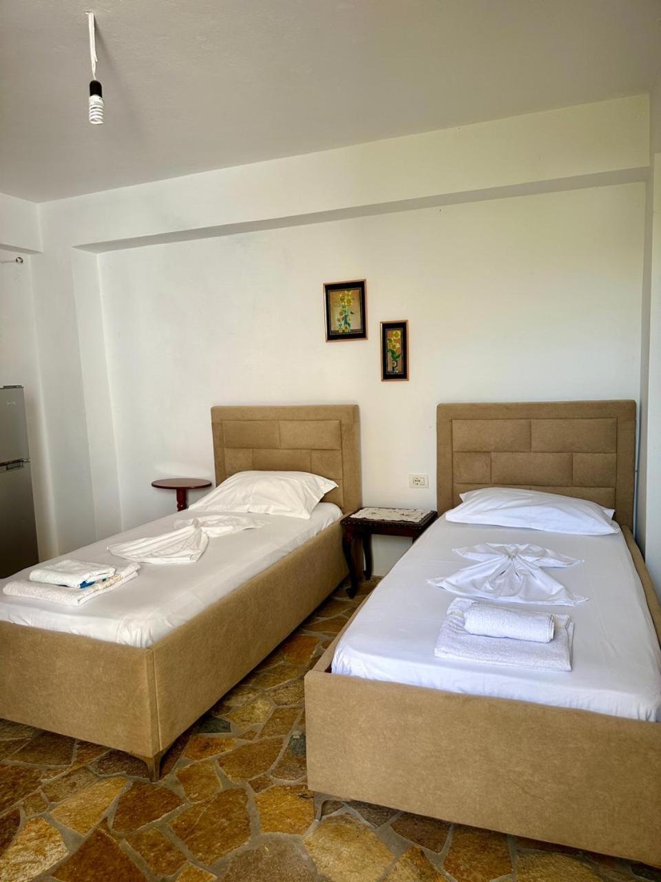 Petrefi Apartments Ksamil Extérieur photo